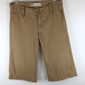 Gaps woman's tan with white pinstripes all cotton Capris size 8